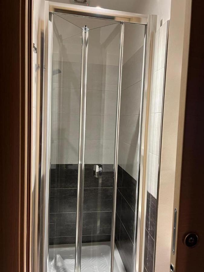Отель Relaise Luxury Sistina Рим Экстерьер фото